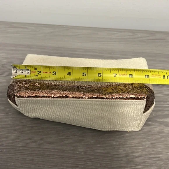 Clarins Make-Up, Travel Bag - Picture 4 of 9